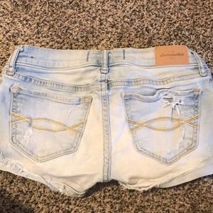Distressed a & f shorts
